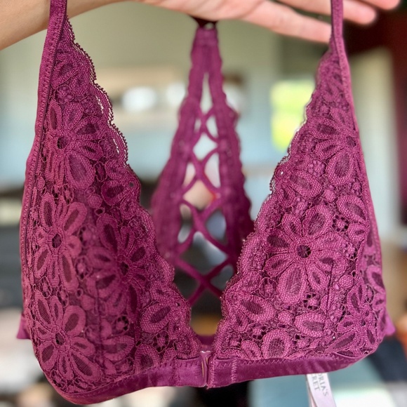 Victoria’s Secret bralette XS FREE with another purchase - Picture 2 of 6